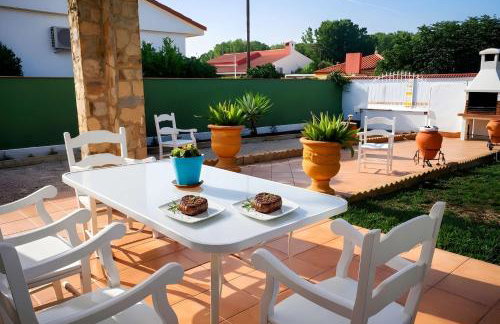 Chalet de Lujo con Piscina Privada cerca de Sevilla - Foto 5