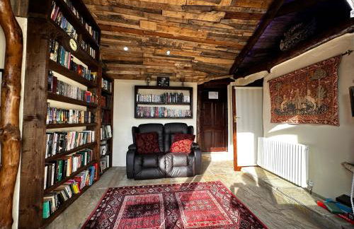 Coed Y Ddraig - themed 3 bedroom cottage, with bar & pool table - Photo 45