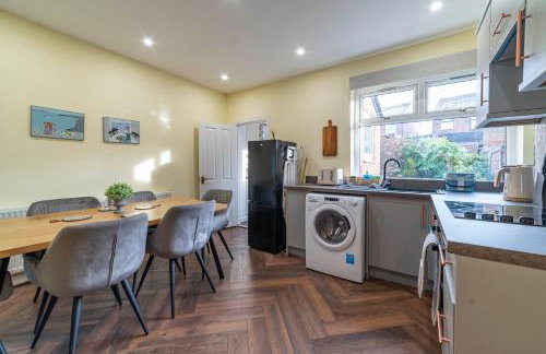 Beautiful Three Bedroom House - Manchester Escape - Foto 6