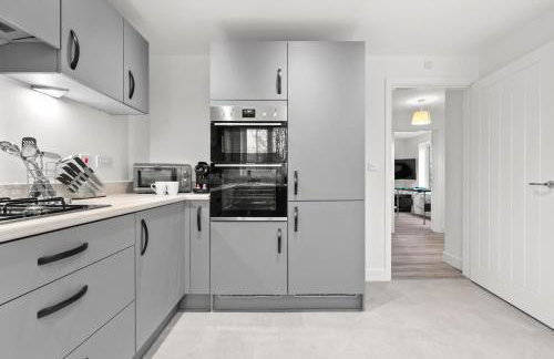 NEW! Spacious 3 BR Detached Home! Hosted by Oakstone stays! Driveway parking, Fast Wifi, A5 with great Midlands transport links - Foto 10