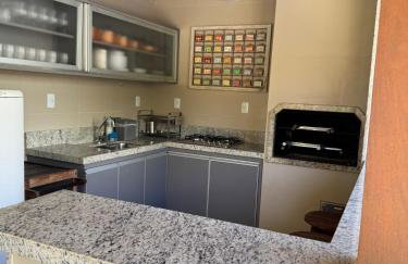 Casa super agradável em Busca Vida a 100m da praia! - Foto 59