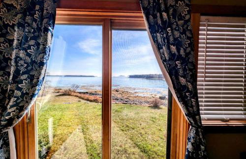 Charming Waterfront Sea Cottage with Private Beach near Bar Harbor, Hancock Maine - Photo 20