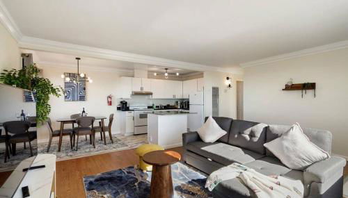 Mountain View 2BR Retreat with Private Deck - Photo 4