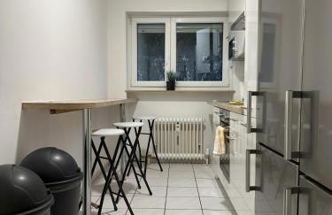 Voll ausgestattete Apartments mit Einzelbetten - Küche - WLAN - PKW-Parkplatz - Foto 45