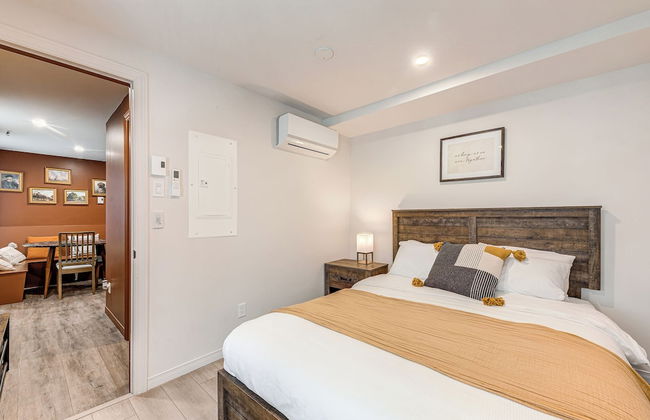 Quebec City 2 Bedroom Treasure - Photo 3