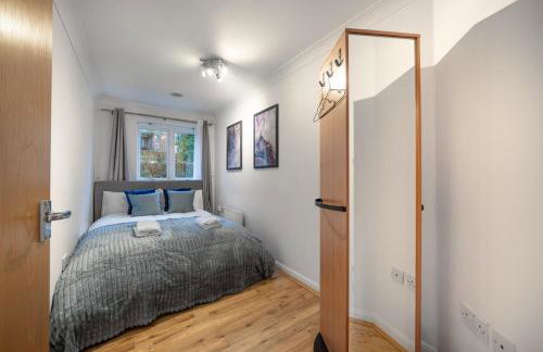 Bishops Stortford 2 Bed Flat - Free Parking - STN - Foto 3