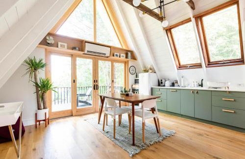 Modern A-Frame Cabin with Loft, Firepit and Grill - Foto 32