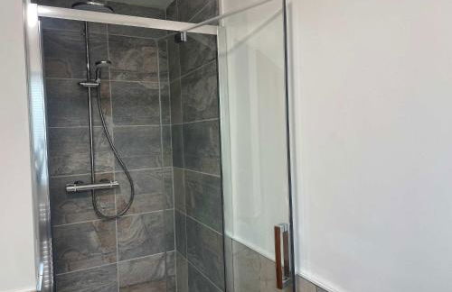 Pebble Paradise Beachfront Family Getaway - Foto 27