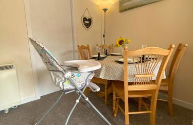 Treetops - Bright 2 Bed Flat - Super Location - Photo 24
