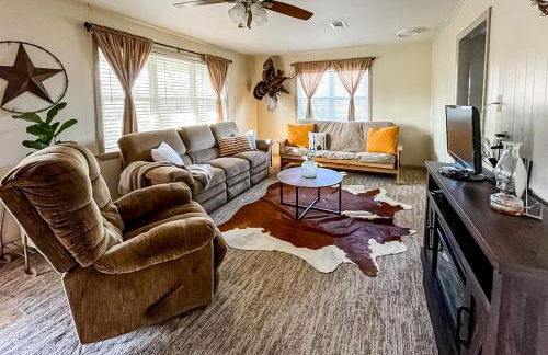 Fenced Yard! Peaceful Retreat in Smithville - Photo 4