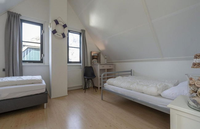 Beautifully Situated Luxury Villa on the Water - Foto 4