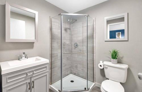 Huge 8BR wHTD Pool Ensuites Games Near Beach - Foto 35