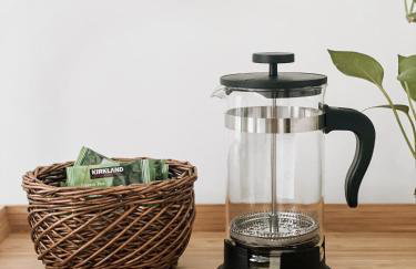 Designer Home 2 Bedroom - 20min to NYC WTC - Private Backyard - Foto 46