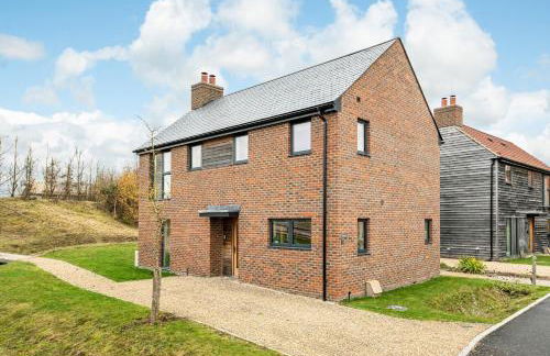 Lakeside property with spa access on a nature reserve Rainbows BV17 - Photo 1