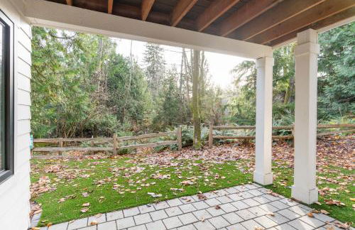 Elegant 3-Story House with Private Backyard in WA - Photo 41