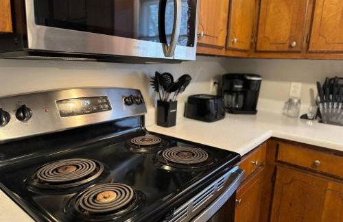 ~Spacious / Cozy / Sleeps 8+ Near MTSU and Siegel - Foto 32