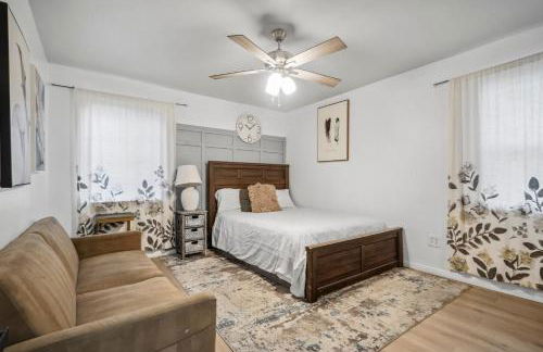 Cozy single story 2 bdrm family home near the BLVD - Foto 1