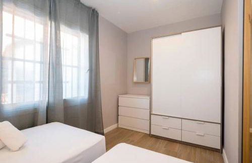 BeBarceloner Sant Andreu Apartments - 3 bedrooms with terrace - Photo 3