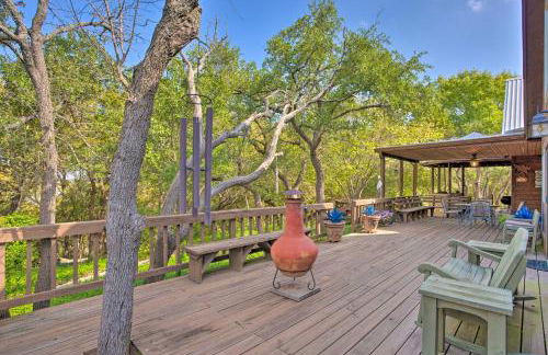 Lake Granbury Getaway! Family Home with Deck and Games - Foto 32
