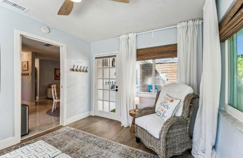 Luxury Home with Hot Tub & Outdoor Oasis blocks from the Beach - Foto 40