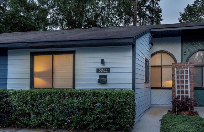 Quiet Convenient and Modern Haven - Photo 39