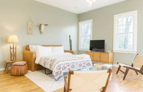 Old School Charm | Sleeps 6 - Foto 37