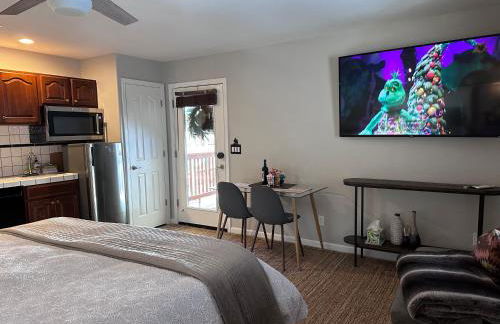 YoBee! Park Reservation Included! Heart of Yosemite - Homey Studios and Breakfast - Foto 3