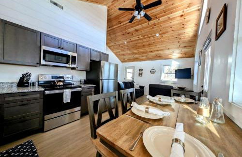 Spacious Cabin Complex with Flanders Pond Access, Ideal for Group Getaways, Located Near Sullivan, Maine - Photo 24