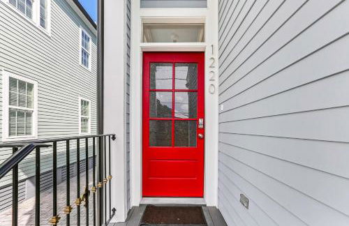 Spacious 5BR Urban Retreat with Balcony & Pool - Foto 14