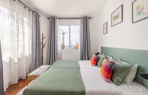 Coastal São Vicente Mountain & Sea View Hideaway with Free Parking - Foto 17