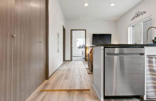 Full ADA Unit - 2 Bed 2 Bath Unit Near Downtown - Foto 26