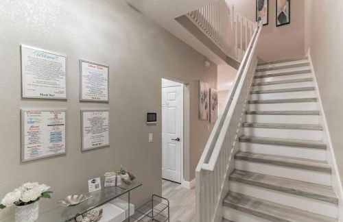 Modern 4 BR Townhouse near Disney - Foto 22