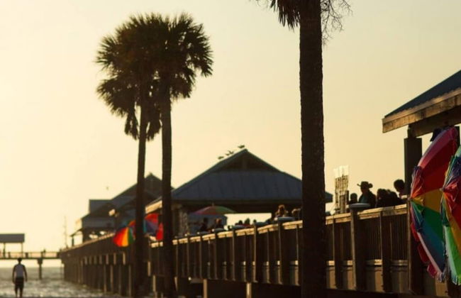 2 Bedroom Waterfront Pool Side! - Foto 35