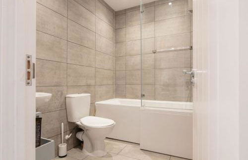 Cosy 1BD in Malvern With Stunning Views! - Foto 72