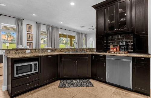 Hidden gem! Gorgeous villa next to Disney - Foto 12