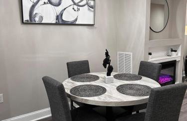 Modern Comfort in Historic East Baltimore Stylish 3BR Row Home - Photo 6