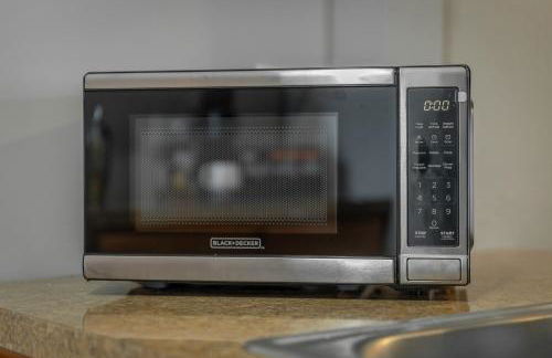 Little Italy Group Stay 4 TV's Pet Friendly - Foto 28