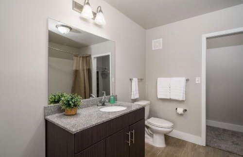 5th Quarter at Watercress- 0 9 Miles to UA- 2 BR 2 BA- Riverfront - Foto 20