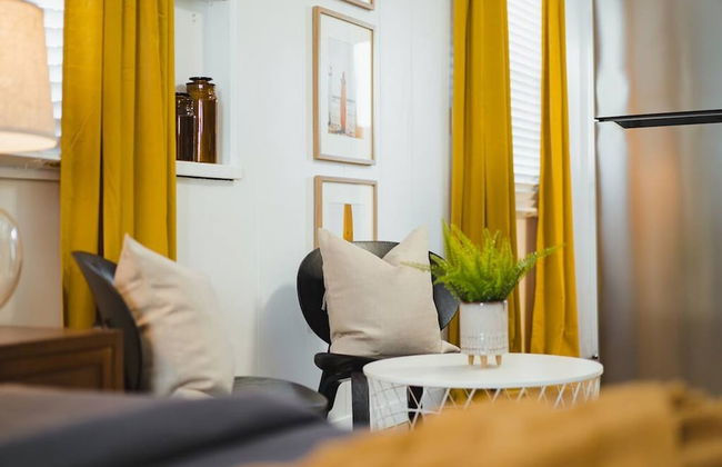 Live Like a Local - Studio With Huge Backyard - Foto 5