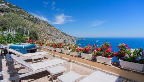 Villa Cristina -No steps-Amalfi Coast Views -Hot tube - Photo 2, sunbed