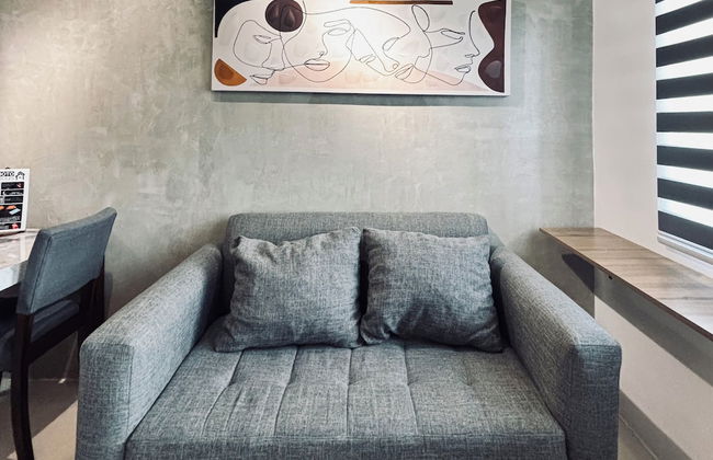 A Smooth & Cozy City Loft - Photo 6