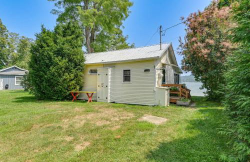Dock and Rowboat Beechnut Bungalow on Keuka Lake - Foto 22
