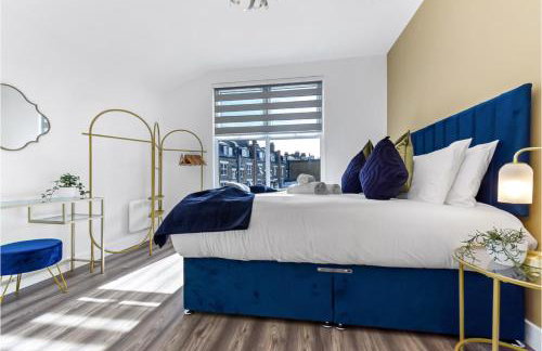 Lovely Two Bedroom with Ensuite Bathrooms - Photo 10