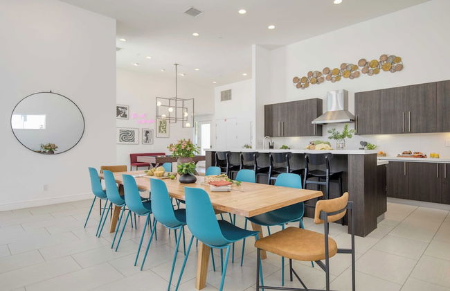 Sleeps 28! 2 Luxe Villas w/ Pool & Putting Green Polo Villas Nova by Avantstay - Foto 44