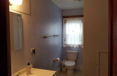 BaseCampWV-Durbin. Spacious 4 bedroom house w/yard - Foto 8