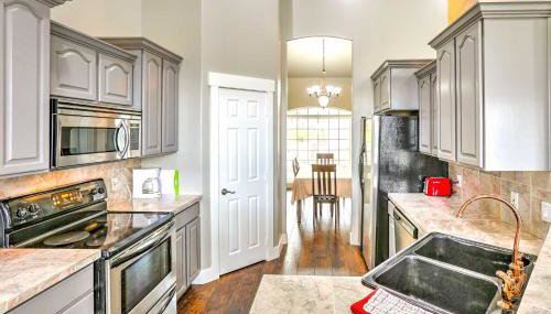 Elegant Smithfield Home with Views - 6 Mi to USU! - Foto 4