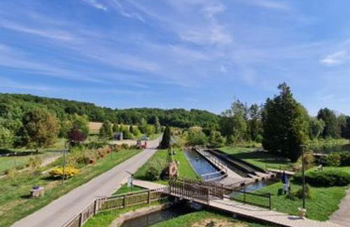 Gîte lumineux 2-4 pers. avec terrasse et restaurant sur place - FR-1-585-92 - Foto 3