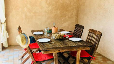 SOUS UN OLIVIER Gîte Le Chêne, au calme avec climatisation et piscine - Foto 4
