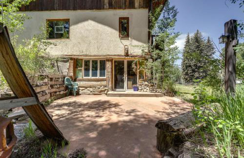 Mountain Chalet Getaway: Steps to Crystal River! - Foto 32