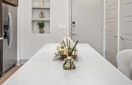 Chill & Tone 1BR Frisco King & Sofa, Gym & Pool - Foto 18